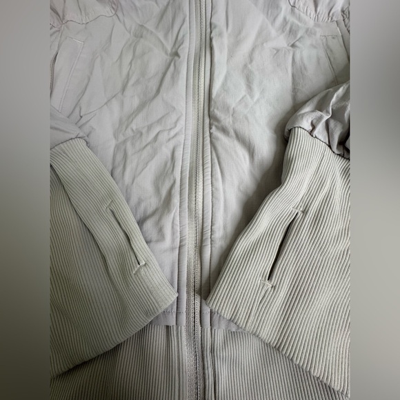 Lululemon Sights Seen Sweat Wicking Jacket in Iced Lilac No Bulk Lightweight - Picture 11 of 11